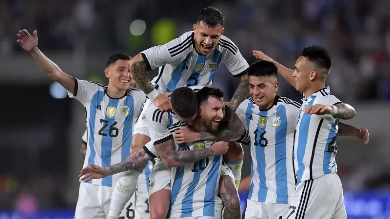 Argentina vs Algeria đều có bàn thắng