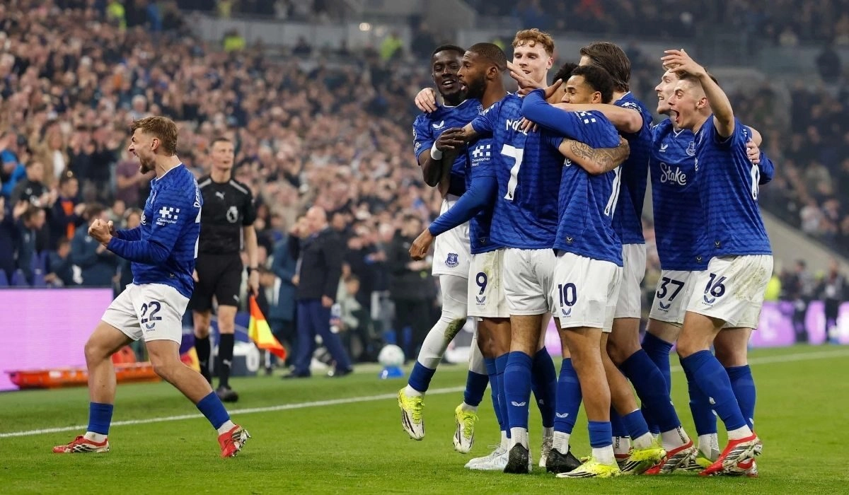 Everton có sân nhà, Palace bước vào giai đoạn chuyển giao